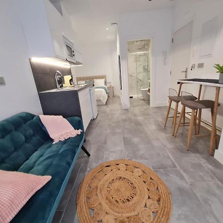 Loftinmalaga Aparthotel Екстериор снимка