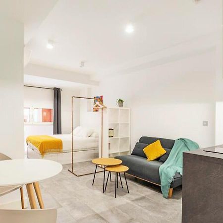 Loftinmalaga Aparthotel Екстериор снимка