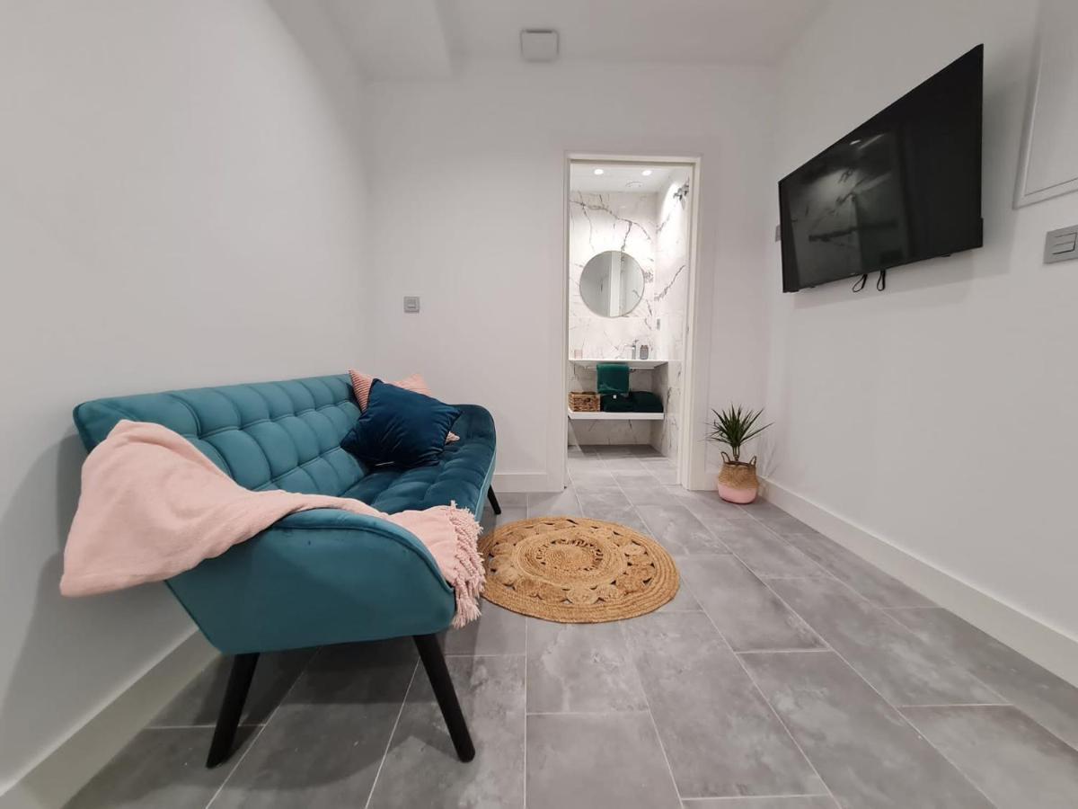 Loftinmalaga Aparthotel Екстериор снимка