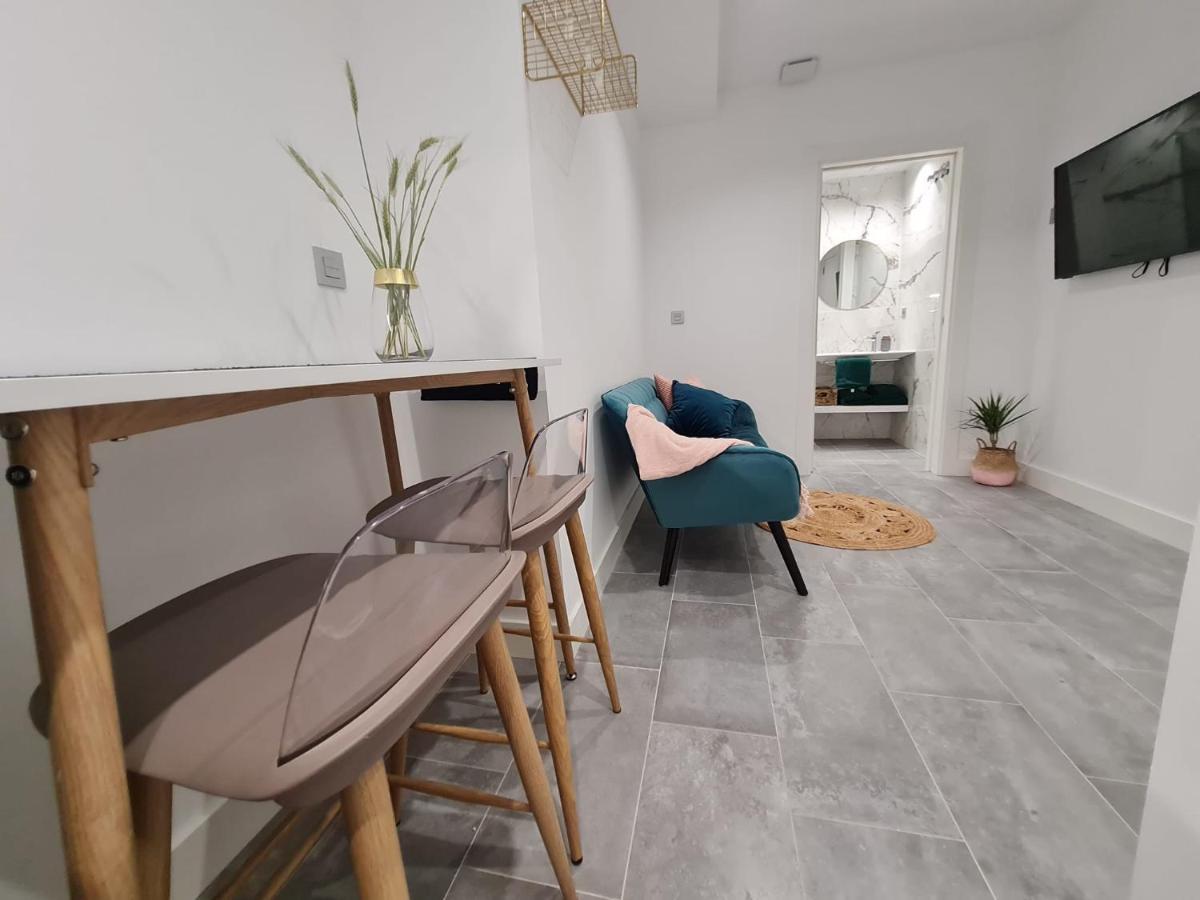 Loftinmalaga Aparthotel Екстериор снимка