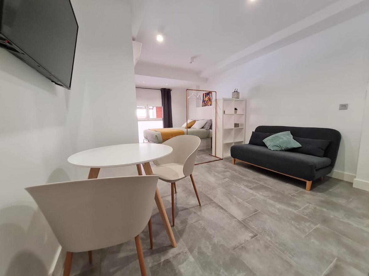 Loftinmalaga Aparthotel Екстериор снимка