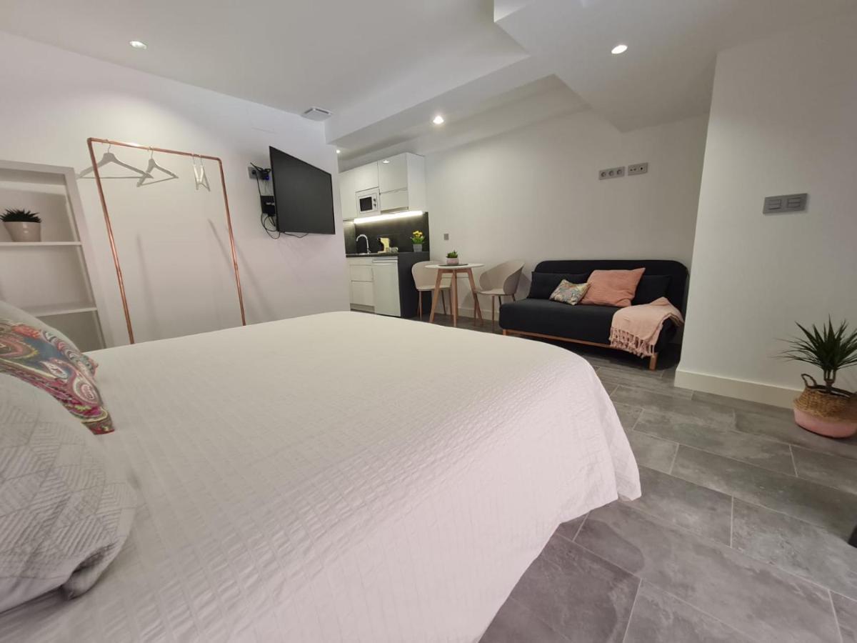 Loftinmalaga Aparthotel Екстериор снимка