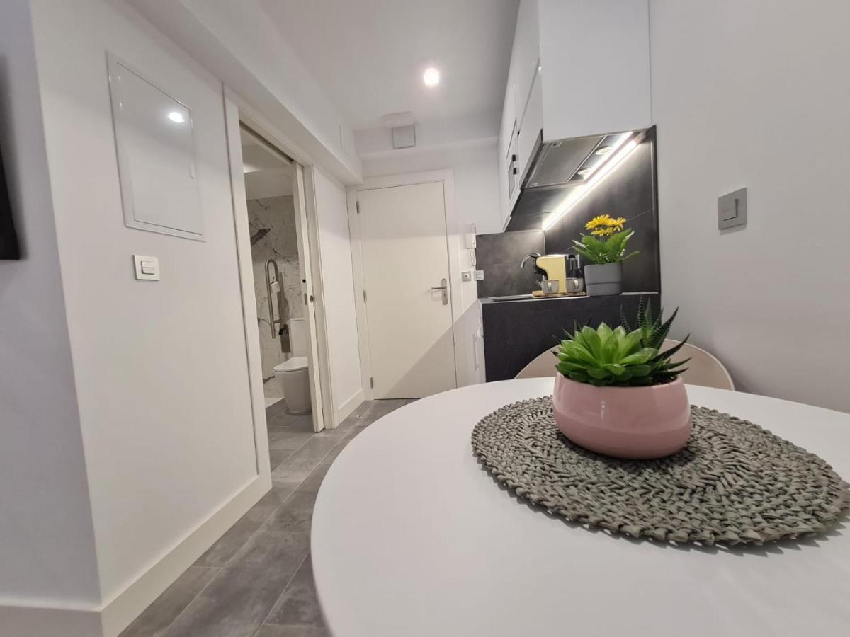 Loftinmalaga Aparthotel Екстериор снимка