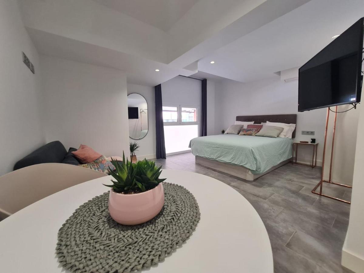 Loftinmalaga Aparthotel Екстериор снимка